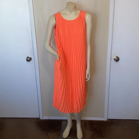 green emerald velvet dress Banana Republic Raggiera Pleated Dress